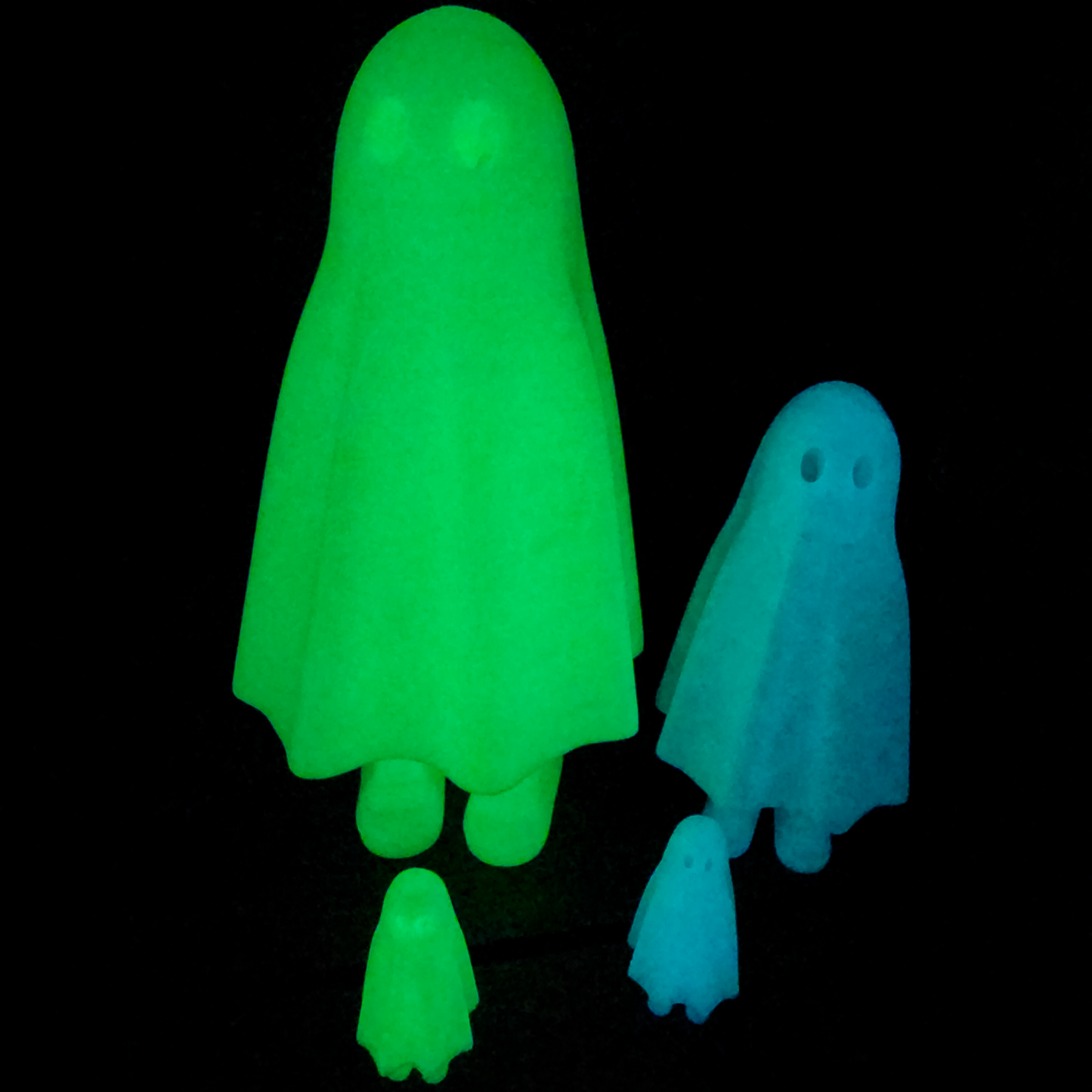 Cute Halloween Ghost With Hidden Feet 3D Printed Ghost Decoration | Halloween Ghost Decor | Trick or Treat Ghost | Glow in the Dark | Spooky